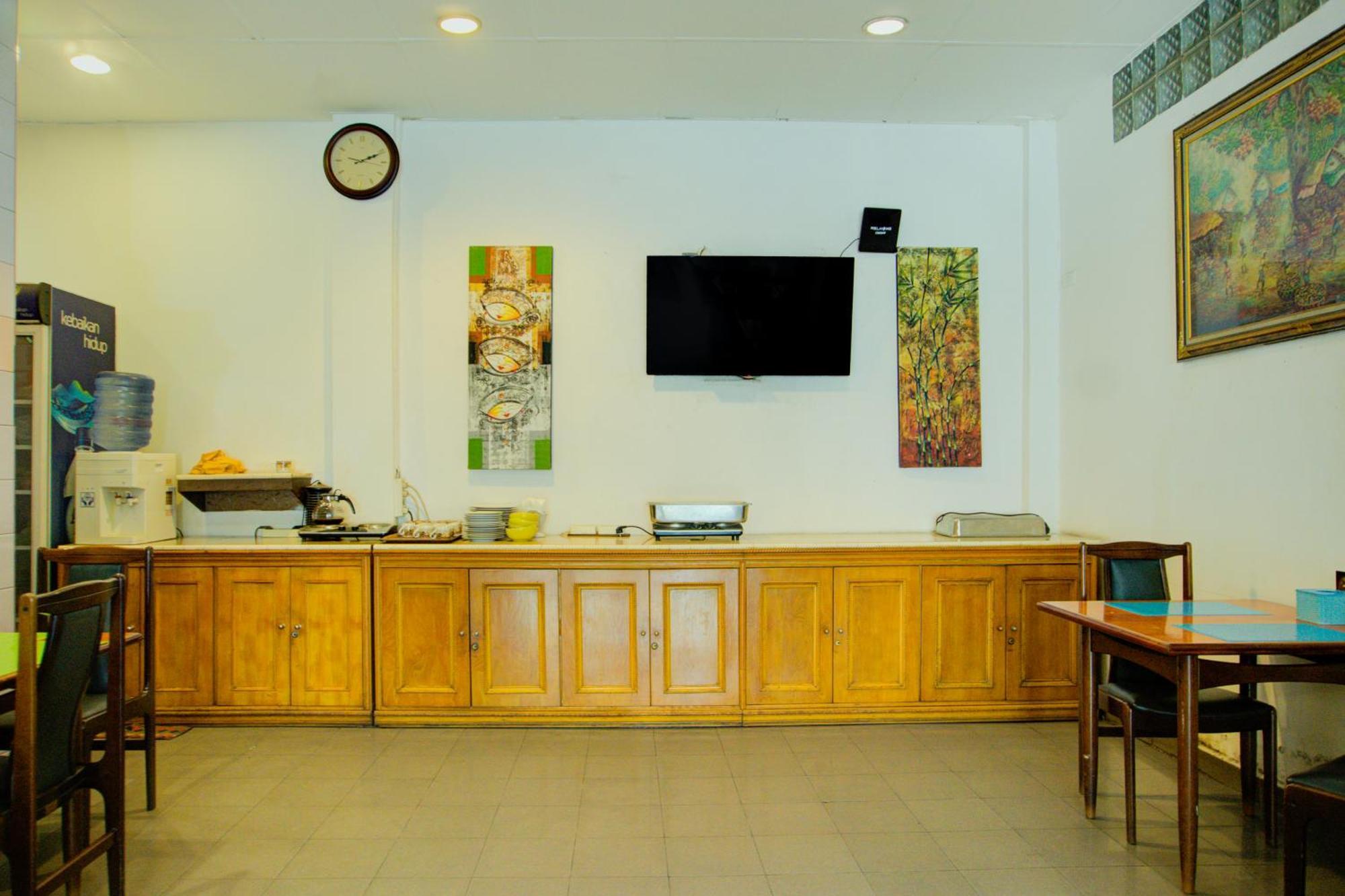 Townhouse Oak Palembang Near Jembatan Ampera Formerly Azzura Hotel Esterno foto