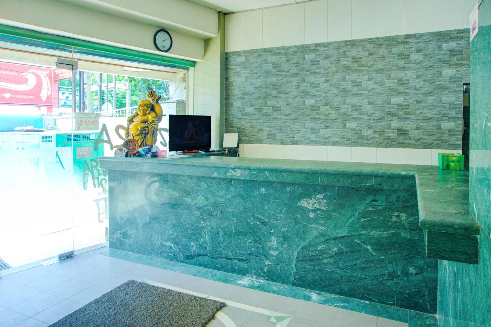Townhouse Oak Palembang Near Jembatan Ampera Formerly Azzura Hotel Esterno foto