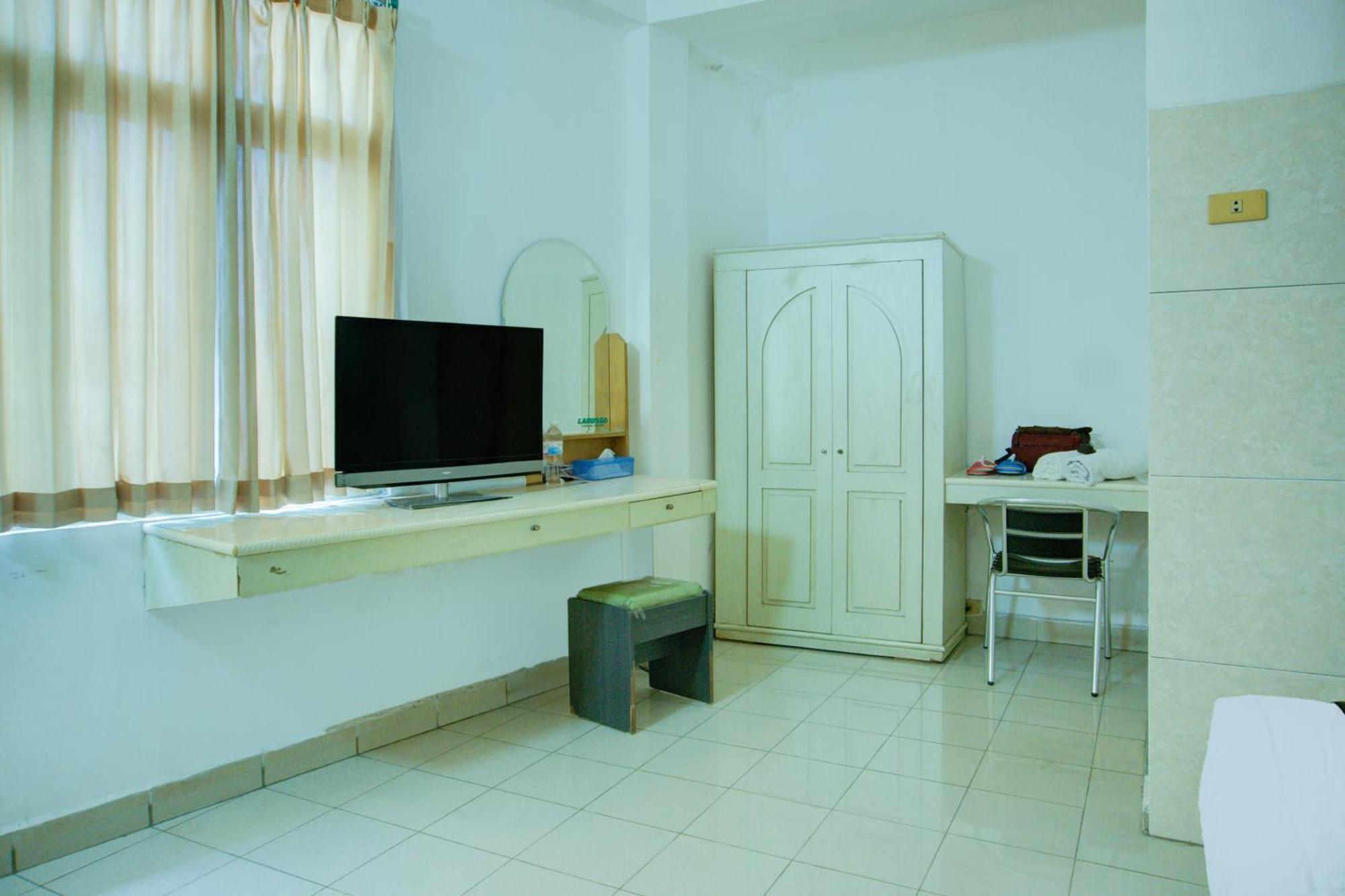 Townhouse Oak Palembang Near Jembatan Ampera Formerly Azzura Hotel Esterno foto