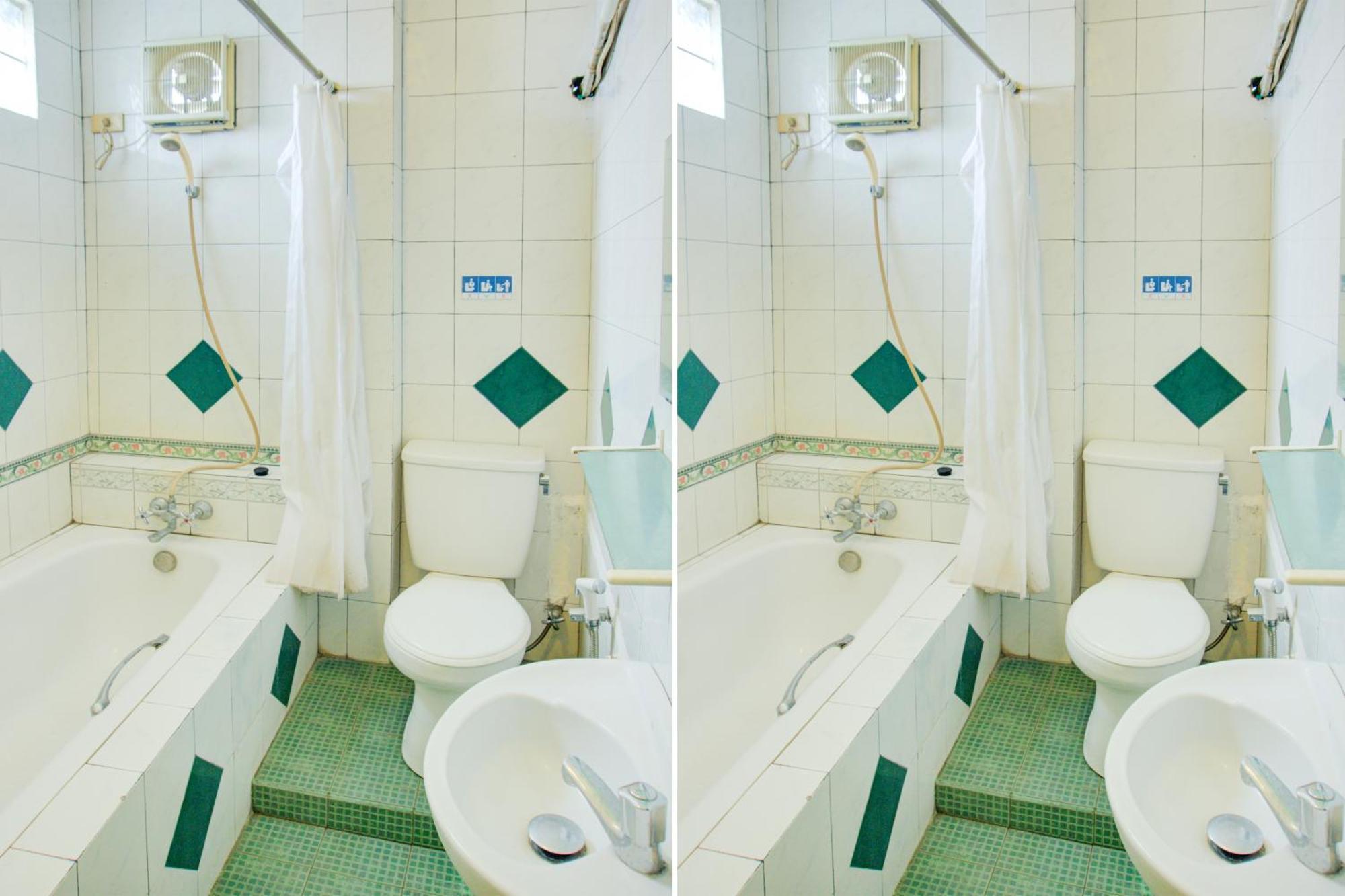 Townhouse Oak Palembang Near Jembatan Ampera Formerly Azzura Hotel Esterno foto