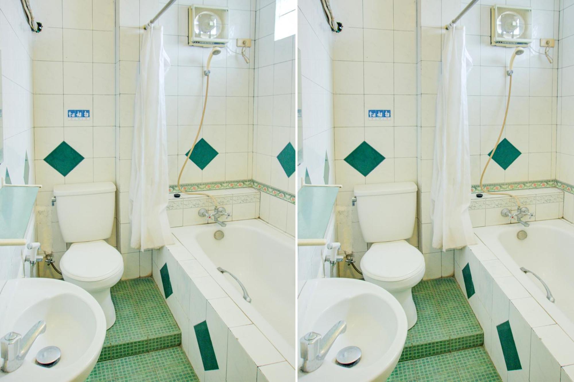 Townhouse Oak Palembang Near Jembatan Ampera Formerly Azzura Hotel Esterno foto