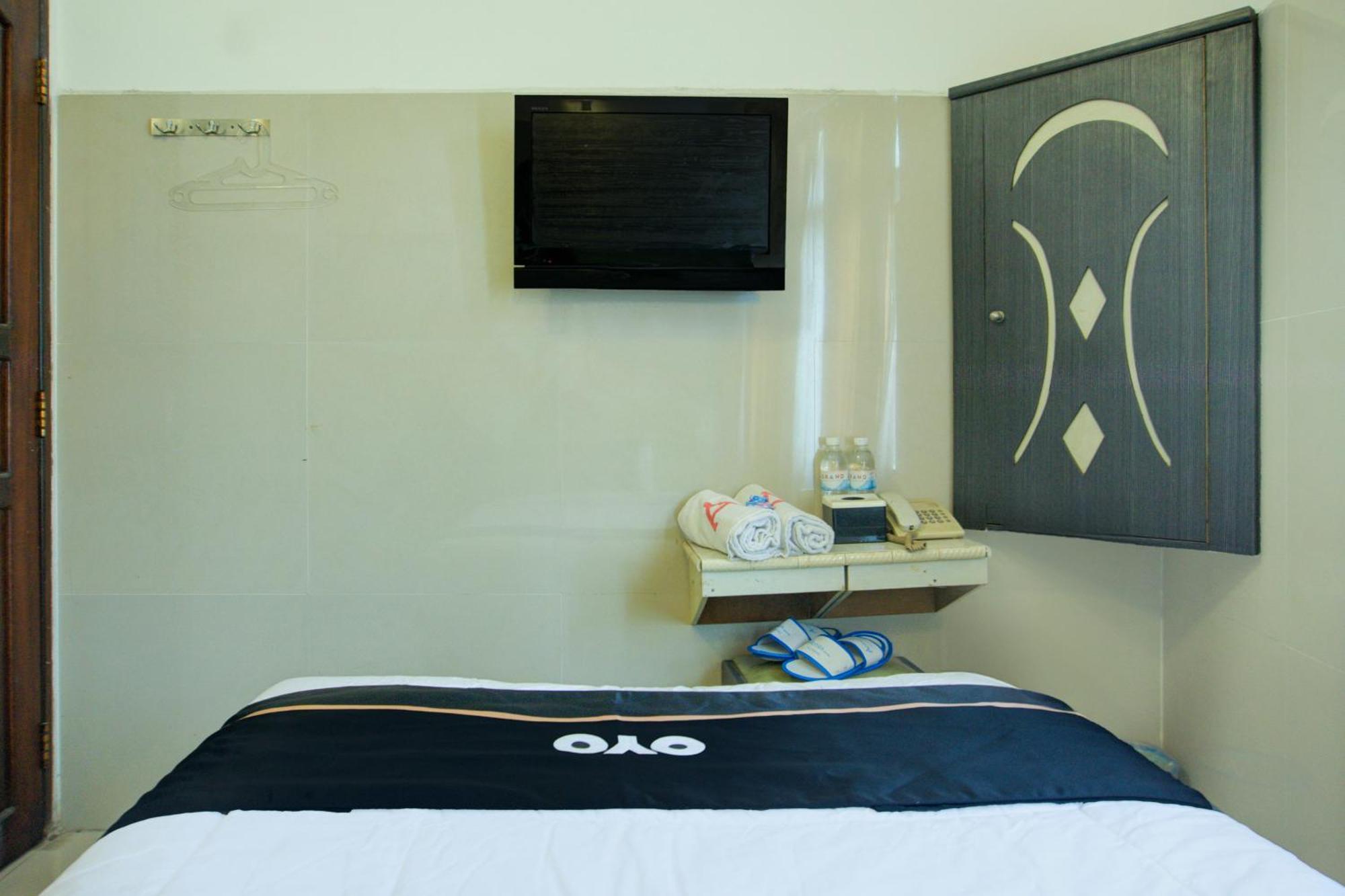 Townhouse Oak Palembang Near Jembatan Ampera Formerly Azzura Hotel Esterno foto